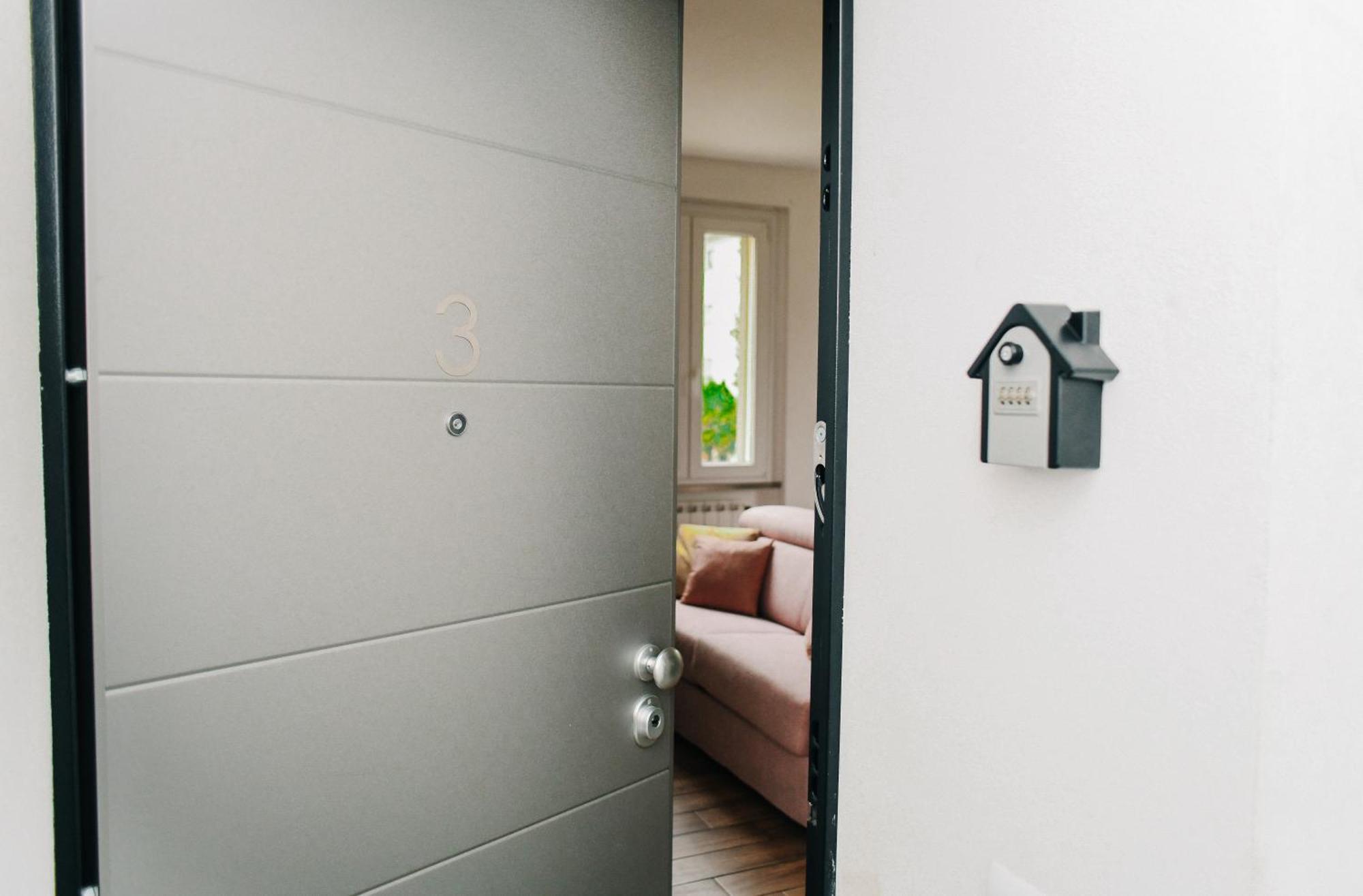 Lora Diamond Suite ,Free Parking, Self Check In,3 Комо Екстер'єр фото